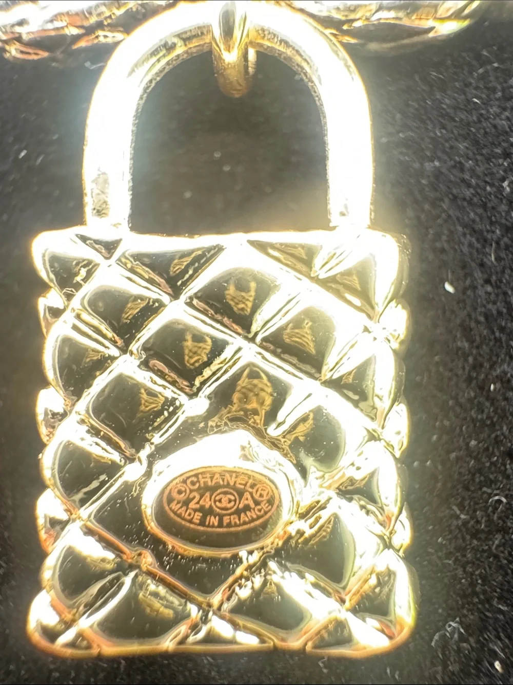 N/A gold tone